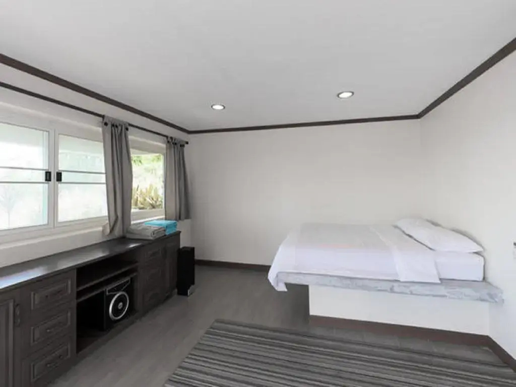 Designer Villa The Boat House