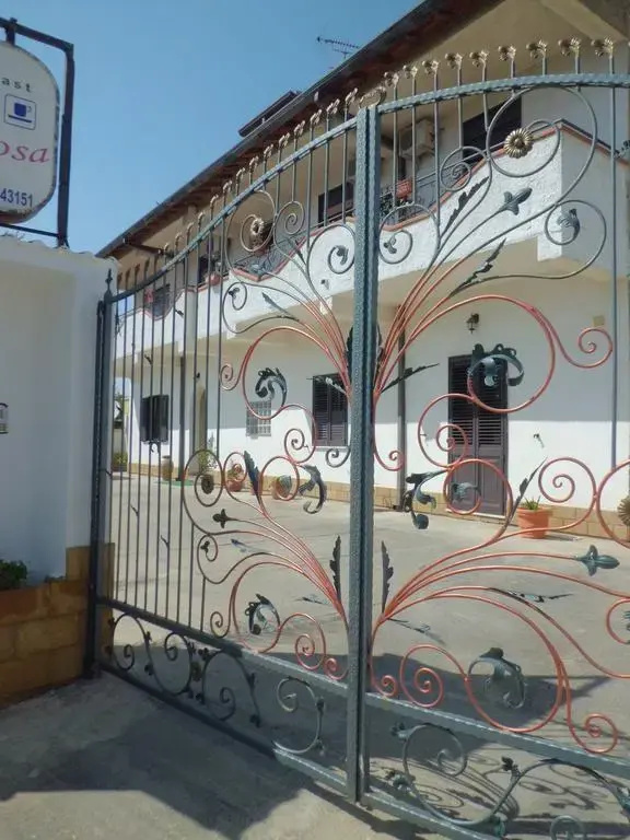 La Mimosa