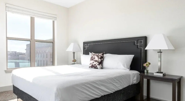 Stay Alfred at Parker House