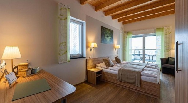 Двухместный номер Standard с балконом Hotel Fränkischer Hof