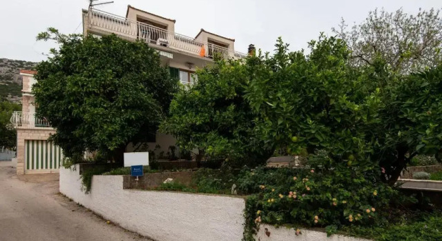 Apartments Sugor-70m from sea, Rezervați Apartament Viganj Pelješac