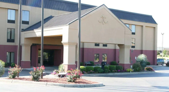 Hampton Inn Louisville I-65 @ Brooks Rd., จอง โรงแรม Brooks เคนทักกี