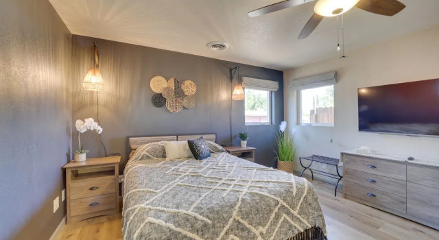 < 1 Mi to Dtwn: Home w/ Deck in Clarkdale!, Buchen Sie Ferienhaus Clarkdale Verde Valley Wine Country