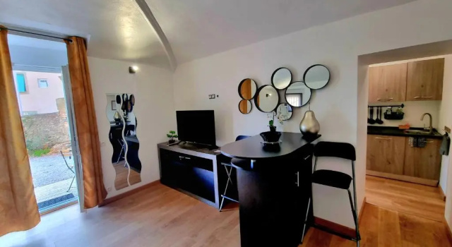 Superbe studio au cœur de l'Ardeche, Забронировать Отель Прива 