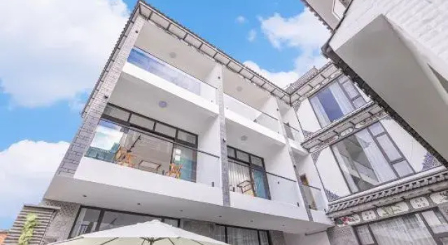 Haishang Mingyue Homestay (Dali Erhai Shengtai Langdao)