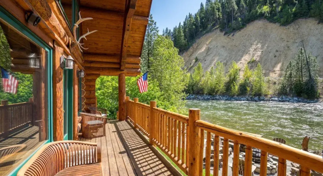 Moosehead Lodge 3 Bedroom Home by NW Comfy Cabins, Забронировать Отель Отели штата Вашингтона с парковкой, Парковка