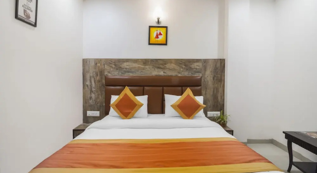 Номер Standard Gracious by Vishesh Hotels & Home Stay