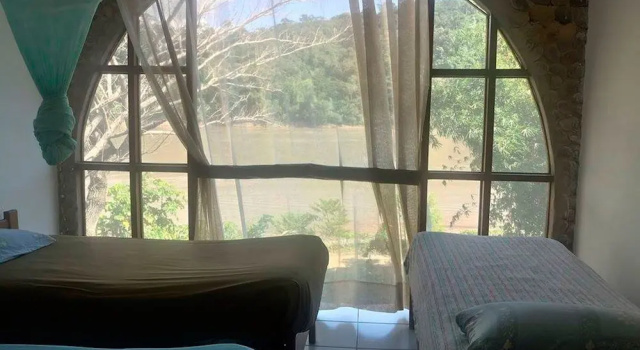 Кровать в общем номере Lobo Hostel - Rurrenabaque