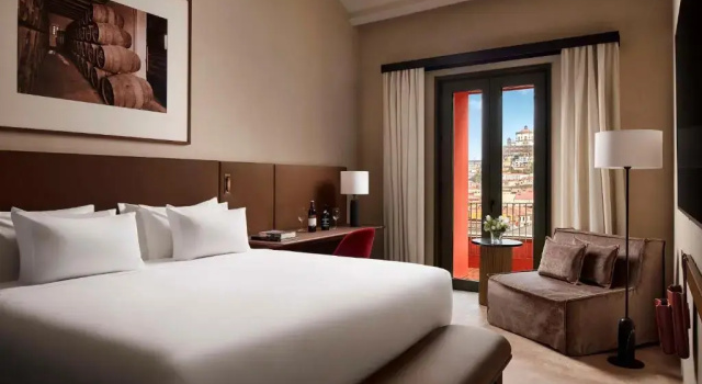 Номер Premium Tivoli Kopke Porto Gaia Hotel