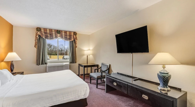 Двухместный люкс Econo Lodge Whitehall near Michigan's Adventure