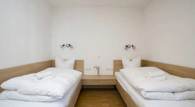 Henrys Sleeping am Augsburger Eiskanal, Забронировать Хостел Недорогие отели Аугсбург, недорогие