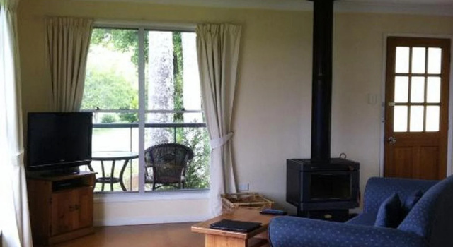 Spring Creek Mountain Cafe & Cottages, Book Bed and Breakfast Killarney Queensland