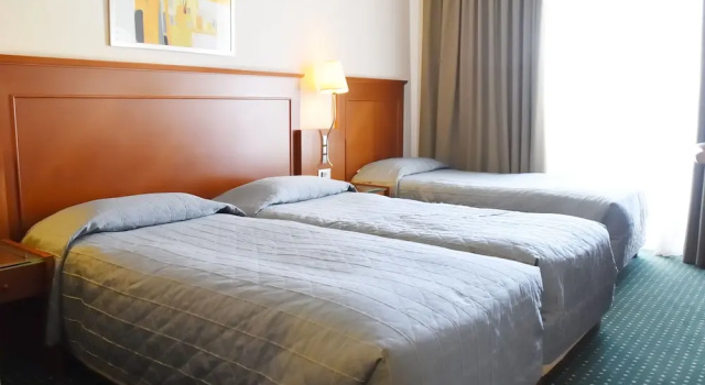 Трёхместный номер Standard с балконом Adrian Hotel