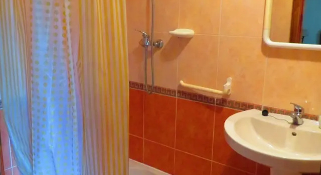 Коттедж с 4 комнатами Quinta de Rio Alcaide