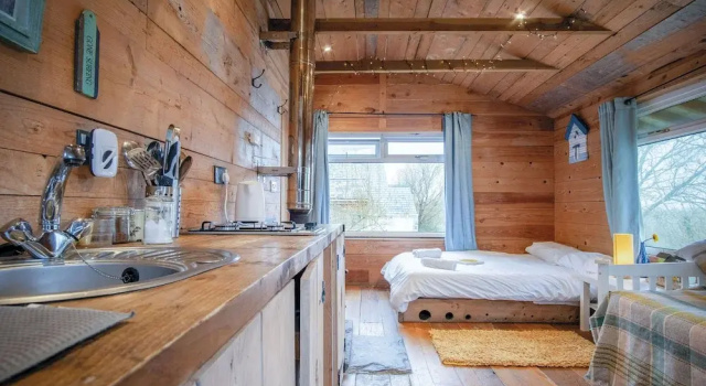 The Hygge Hut - 1 Bed - Freshwest Beach Retreat