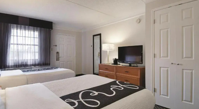 Четырёхместный номер Standard Baymont by Wyndham Greenville Woodruff Rd