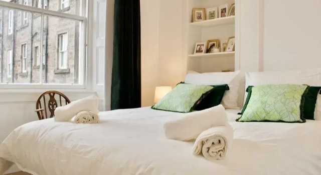 Castle View Apartment, Забронировать Апартаменты/квартира Отели Эдинбурга с парковкой, рядом с Концертный зал Usher Hall, Парковка