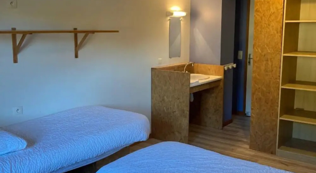 Auberge de Jeunesse HI La Clusaz, Забронировать Хостел Хостелы Лыжного курорта на озере Анси, Хостел