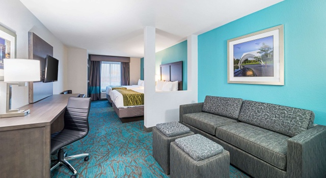 Четырёхместный люкс Comfort Inn & Suites Oklahoma City near Bricktown
