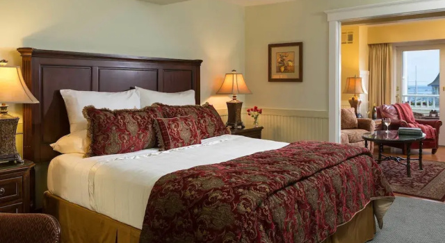 Двухместный люкс Grand с балконом Grand Harbor Inn