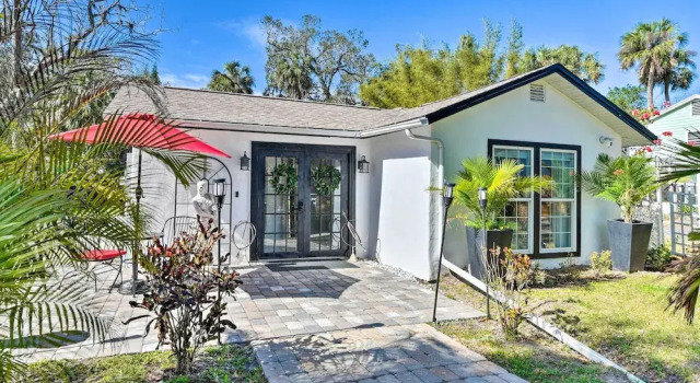 Florida Getaway with Patio about 3 Mi to Beaches!, Rezervați Apartament New Smyrna Beach Daytona Beach Area