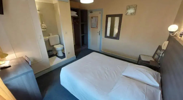 Hotel Saint Clement, Забронировать Отель Сен-Медар-де-Гизьер Аквитания