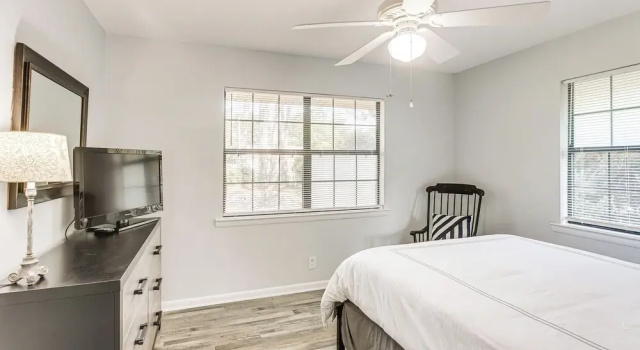 Brunswick Retreat w/ Patio & Grill, Near Beaches!, Buchen Sie Ferienhaus Brunswick 