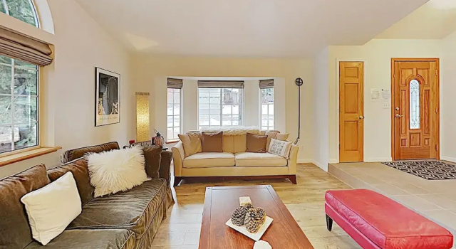 New Listing! Montgomery S Ski & Beach Haven 4 Bedroom Home, Забронировать Дом для отпуска Саут-Лейк-Тахо South Lake Tahoe Area