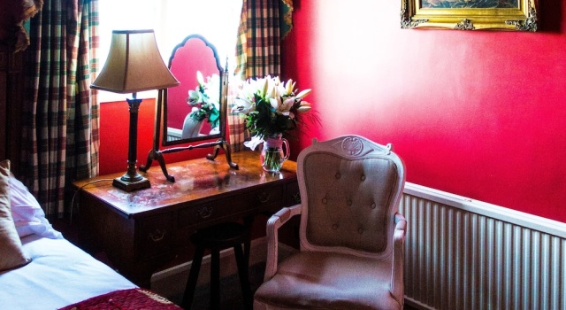 The Old Black Lion, Rezervați Hotel Hay-on-Wye 