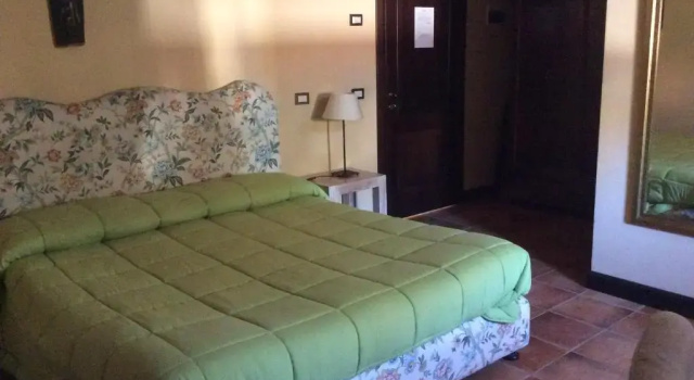 B&B MontAlbano, Забронировать Отель «постель и завтрак» Отели в центре Казерта, в центре