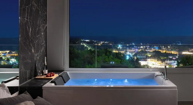 Люкс с балконом и с видом на море Pefkos View Apartments