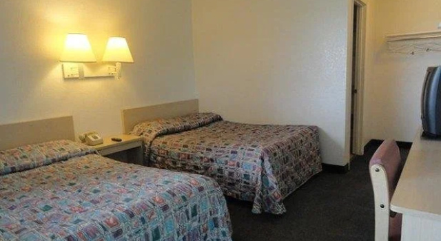 Travel Inn, Забронировать Отель Гринсборо Северная Каролина