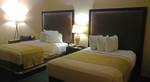 Четырёхместный номер Standard Americas Inn