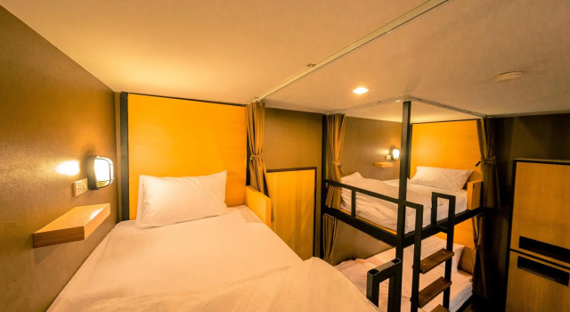 Кровать в общем номере (женский номер) Srisuksant Square