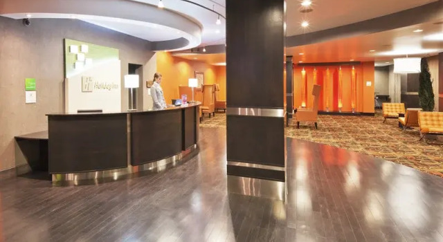 Holiday Inn Tulsa City Center, Забронировать Отель Отели Талса с бассейном, рядом с Опера Тулсы, Бассейн