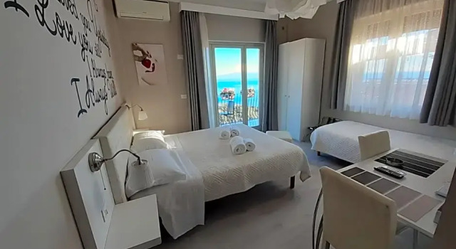 Athena Charming Rooms