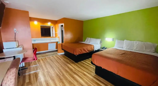 Четырёхместный номер Standard Budget Inn Pulaski