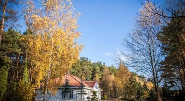Вилла Deluxe Dworek Myśliwski