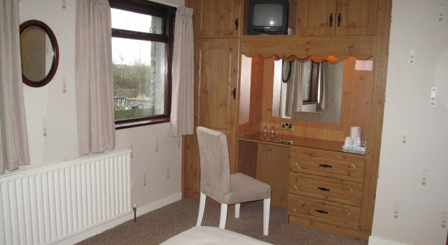 Burren Lodge, Забронировать Отель Моут 