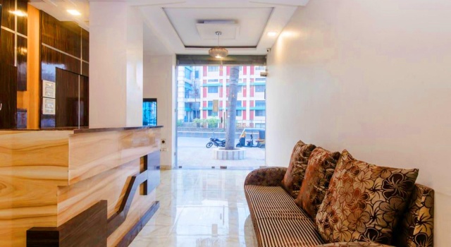 Hotel New Elite Inn - Near MIDC Turbhe Navi Mumbai, Забронировать Отель Отели Mumbai Region с парковкой, Парковка