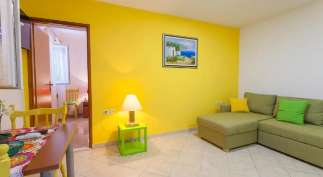 Апартаменты Цокольный этаж Apartments & Rooms Alagic