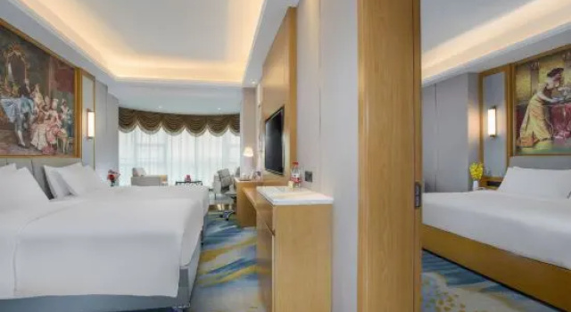 Люкс Vienna International Hotel (Korla Qilin Bridge store)