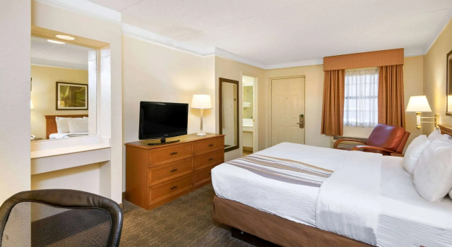La Quinta Inn by Wyndham San Antonio Market Square, Забронировать Отель Отели Сан-Антонио с завтраком, рядом с Button Stadim, Завтраки