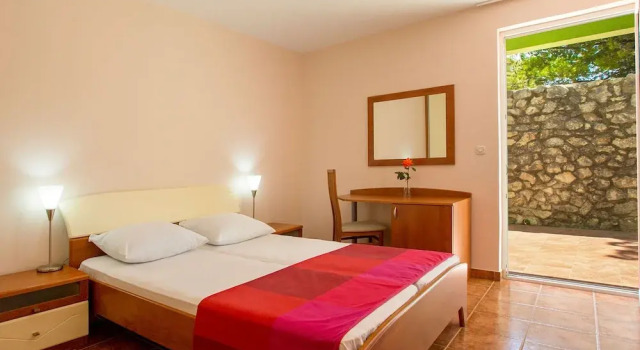 Apartment with Sea View And Ac, 12 Km From Sibenik