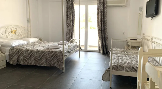 Двухместный номер с балконом Sea View Beach Hotel