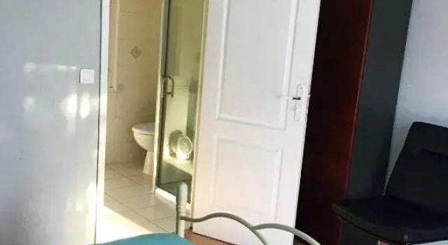 Appartement d'une chambre avec terrasse amenagee a Le Muy, Забронировать Апартаменты/квартира Отели Hautes-Alpes с парковкой, Парковка