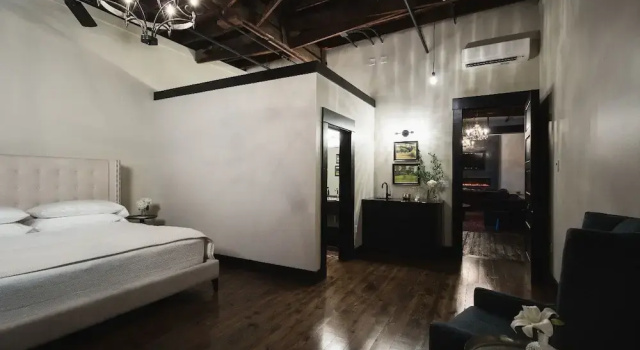 Люкс Superior GunRunner Boutique Hotel