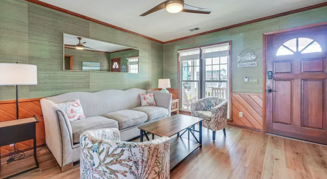 Canal-Front Home W/ Deck: Walk To Holden Beach!, Забронировать Отель Саплай Северная Каролина