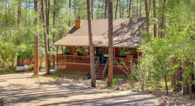 Relax Fireside + Play Games! Hikers Haven in Pine, Забронировать Дом для отпуска Пайн штат Аризона, рядом с Myra's Art Gallery