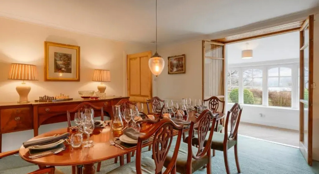 Коттедж Ardveich House, large Scottish estate home with loch & hill views